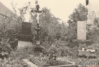 Photos of the grave 107