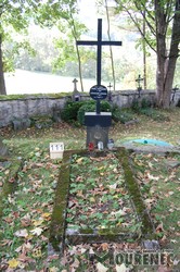 Photos of the grave 111