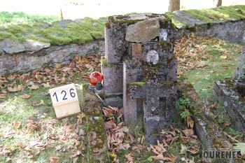 Photos of the grave 126