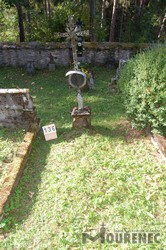 Photos of the grave 136