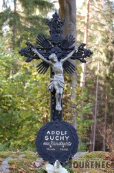 Photos of the grave 137