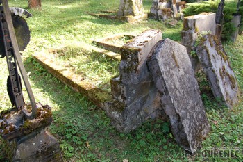 Photos of the grave 138