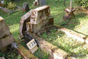 Photos of the grave 138