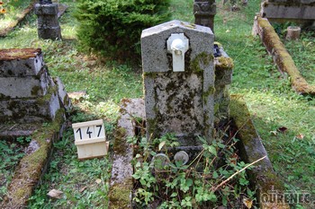 Photos of the grave 147