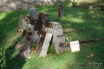 Photos of the grave 154