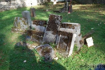 Photos of the grave 154