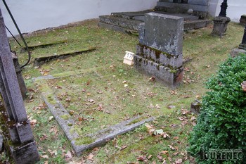 Photos of the grave 17