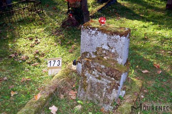 Photos of the grave 173