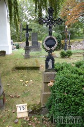 Photos of the grave 18
