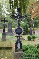 Photos of the grave 18