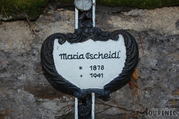 Photos of the grave 192
