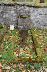 Photos of the grave 197