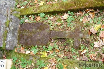 Photos of the grave 197