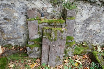 Photos of the grave 198