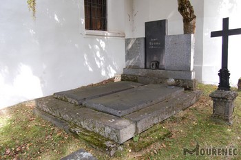 Photos of the grave 20