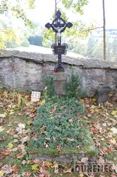 Photos of the grave 202