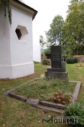 Photos of the grave 25