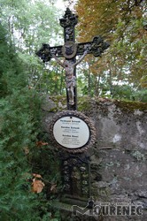 Photos of the grave 28