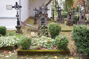 Photos of the grave 6