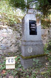 Photos of the grave 60