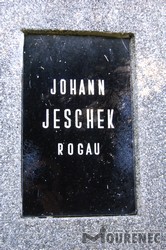 Photos of the grave 60