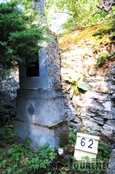 Photos of the grave 62