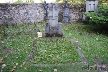 Photos of the grave 66