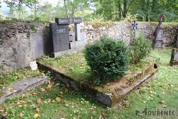 Photos of the grave 71
