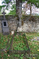 Photos of the grave 72