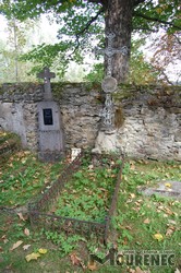 Photos of the grave 72