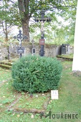 Photos of the grave 76