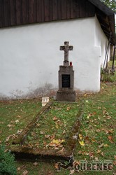 Photos of the grave 89
