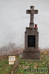 Photos of the grave 89