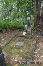 Photos of the grave 98