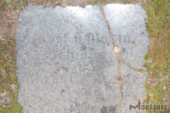 Photos of the grave 98